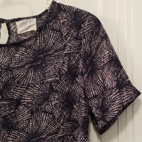 🇺🇸Sienna Sky T-shirt - Picture 4 of 8